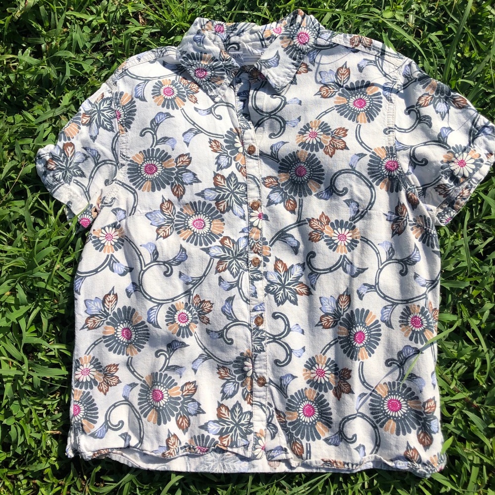 Vintage Graphic Sag Harbor linen blouse